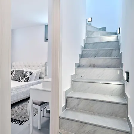 아파트 Paros Iconic