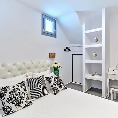 Paros Iconic * Naousa (Paros)