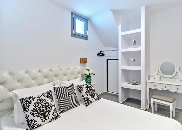 Paros Iconic * Náusza