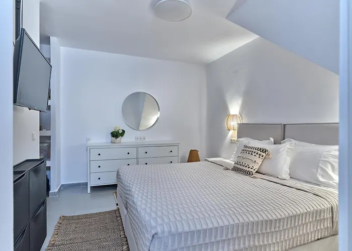 Paros Iconic * Náusza